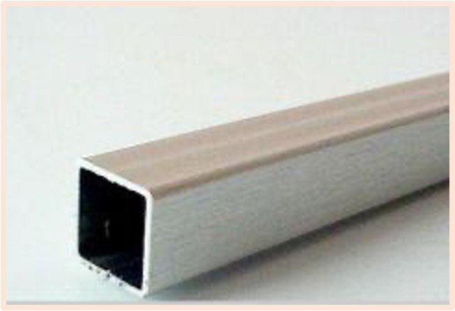 Tube et cornière aluminium